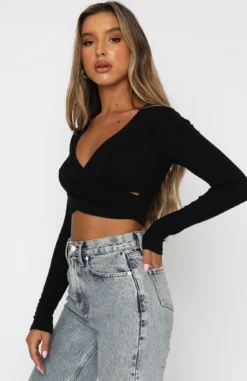 Back In Town Long Sleeve Crop Black 6 Back In Town Long Sleeve Crop Black -LuxeFit Shop 04.02.21 1928