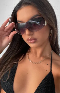 Zoey Sunglasses Black 11 Zoey Sunglasses Black -LuxeFit Shop 09 06 2023 10 18 35