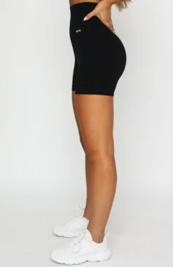 Seamless High Waisted Shorts Black -LuxeFit Shop 18.01.21 573