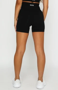 Seamless High Waisted Shorts Black -LuxeFit Shop 18.01.21 581