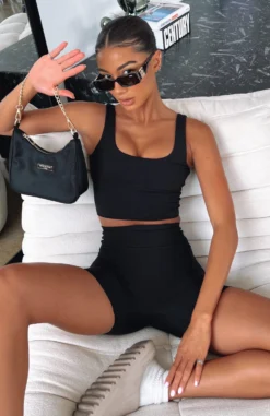 Activation Sports Crop Black 11 Activation Sports Crop Black -LuxeFit Shop ACTIVATION SPORTS CROP KEEP UP HIGH WAISTED SHORTS 20.04.22 07 scaled