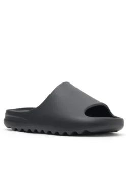 On The Edge Slides Black -LuxeFit Shop B372022.11.14WHITEFOX 1774 scaled