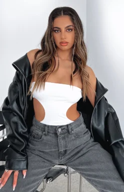 Cutting Corners Bodysuit White 15 Cutting Corners Bodysuit White -LuxeFit Shop CUTTING CORNERS BODYSUIT 190522 01 scaled