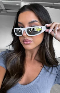 Delilah Sunglasses Silver -LuxeFit Shop DELILAH SUNGLASSES 02.05.23 03