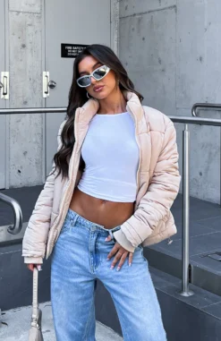 Not Giving In Puffer Jacket Sand -LuxeFit Shop IMG 6491 a1b36152 6fad 42a5 95fa e524ab23708b