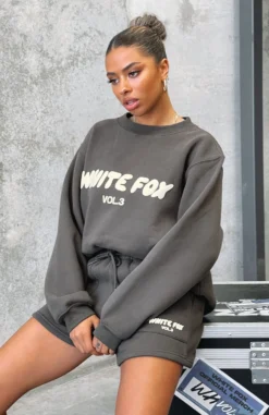 Offstage Sweater Shadow -LuxeFit Shop OFFSTAGE SWEATER OFFSTAGE SHORTS 05 10 21 0020 scaled